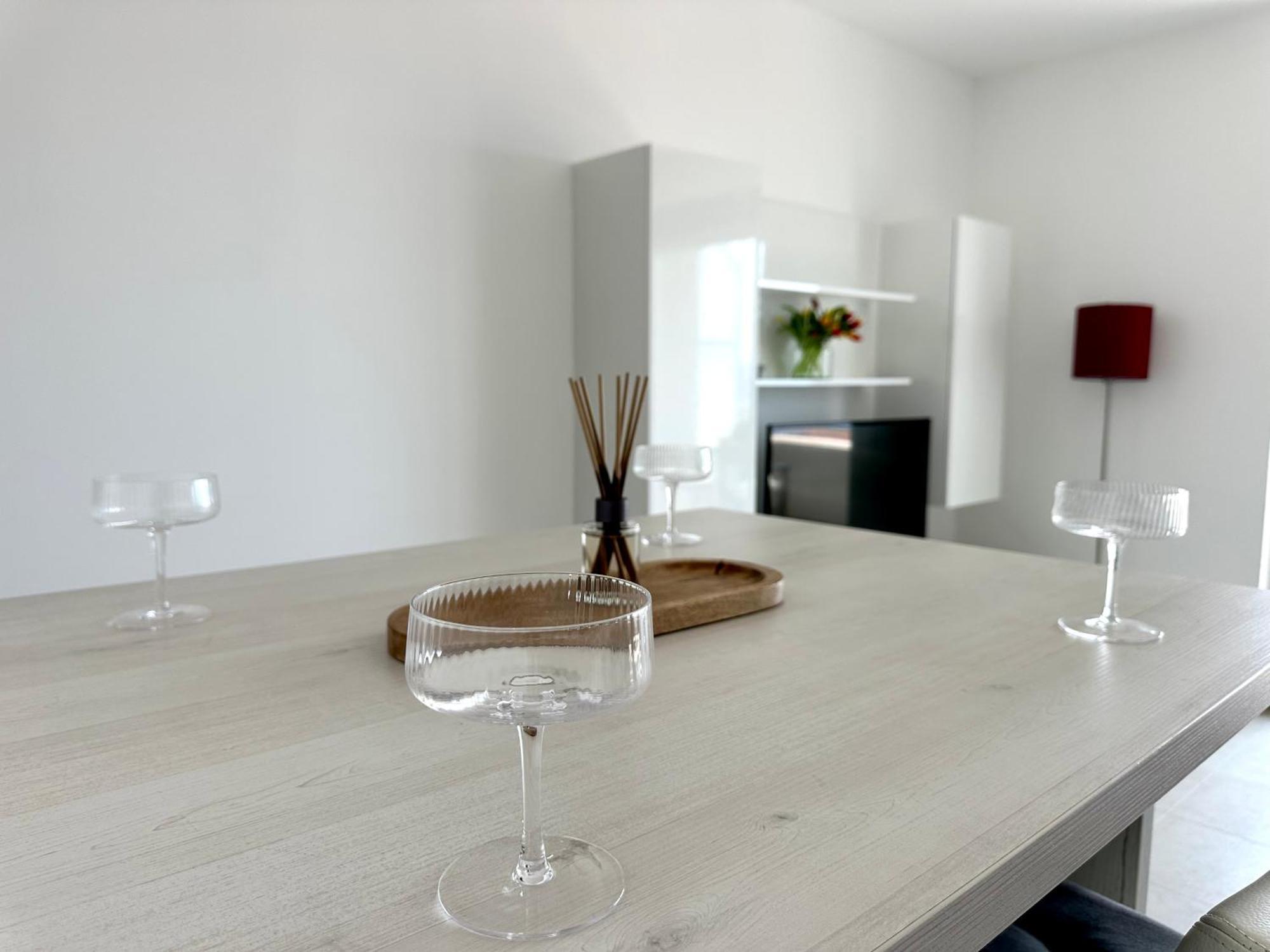 The View Apartment With Pool - تْسْغيكفانِتْسا المظهر الخارجي الصورة