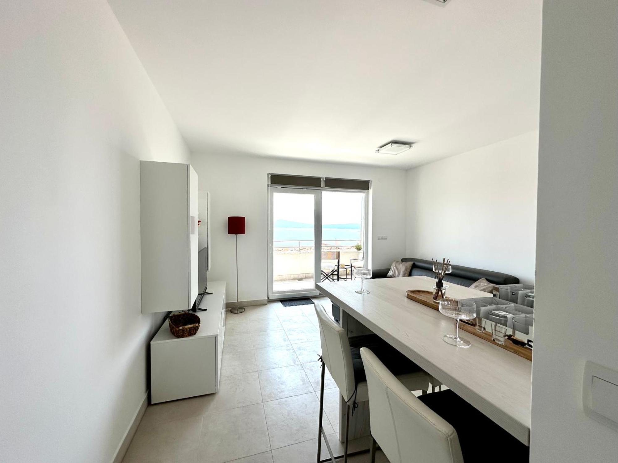 The View Apartment With Pool - تْسْغيكفانِتْسا المظهر الخارجي الصورة