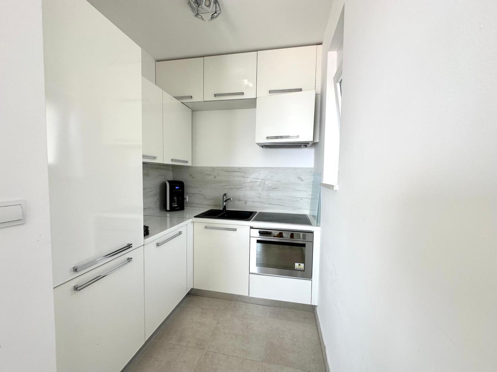 The View Apartment With Pool - تْسْغيكفانِتْسا المظهر الخارجي الصورة